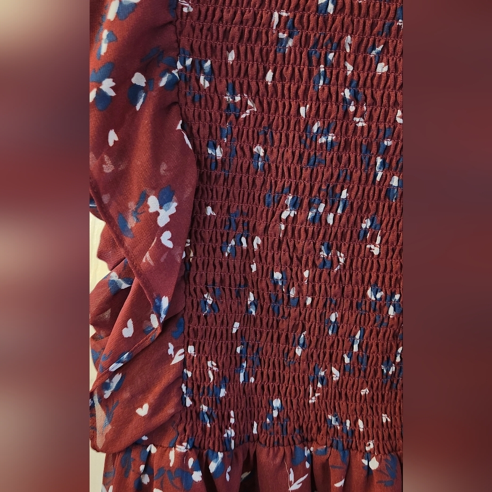 NWOT Stunning Stretch Blouse - Picture 2 of 6